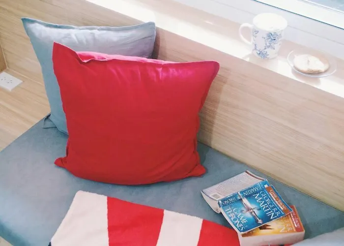 Double Studio, Private Bath, Shared Kitchen With Local Family By Pillows & Purrs * Bangkok