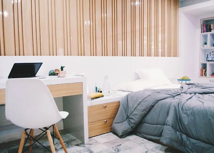 Appartamento Double Studio, Private Bath, Shared Kitchen With Local Family By Pillows & Purrs *